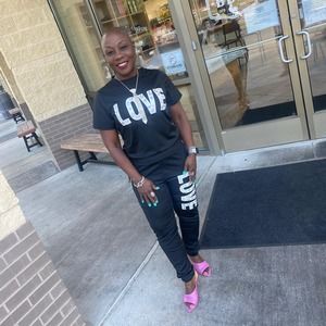 Meet your Posher, Phyllis